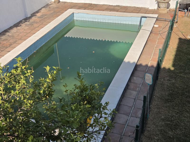 Foto f38b24a4-2f67-4807-bde8-e29d9e473289. Xalet amb xemeneia aparcament piscina a Los Pinos Algeciras