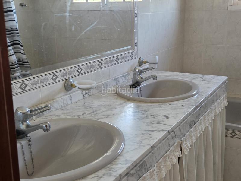 Foto fadbca55-3551-4b59-8ab6-52c188eac7b3. Xalet amb xemeneia aparcament piscina a Los Pinos Algeciras