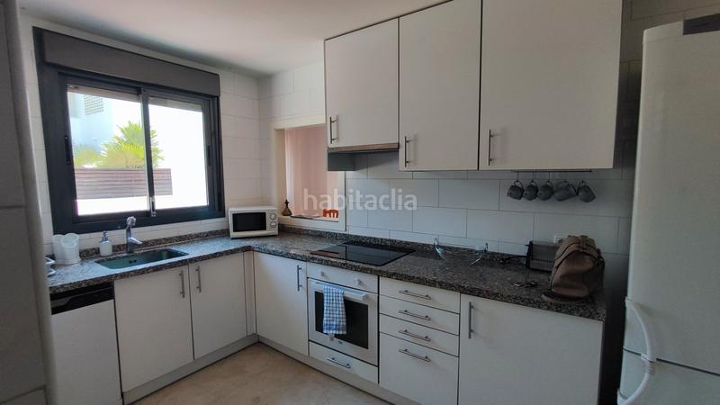 Foto e5f1f491-5120-42b4-8e1c-7b6d68d0d5ba. Planta baixa amb aparcament piscina a Chullera Manilva