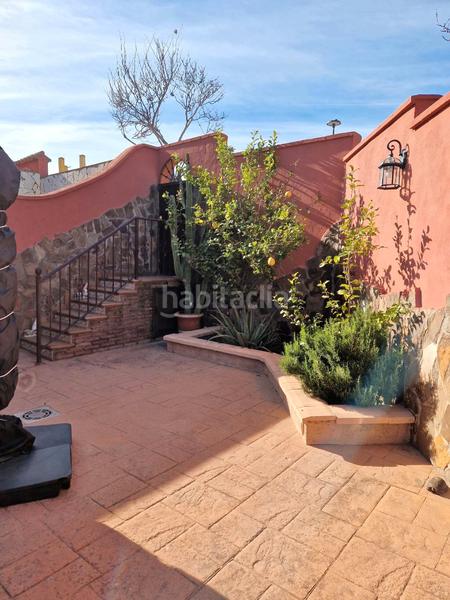 Foto 3d41024c-3a86-48d0-8f48-b2dbb603b448. Casa pareada pareado en venta en la zona de san bernabe () en Algeciras