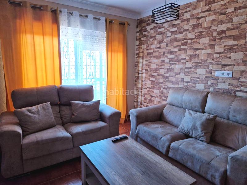 Foto c3df330a-aa36-45aa-9062-1b290efabb0b. Casa pareada pareado en venta en la zona de san bernabe () en Algeciras