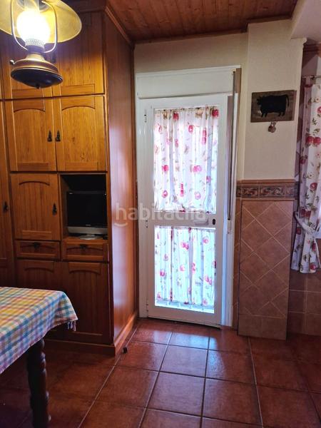 Foto c5d884d4-368f-4ef5-82a6-e054d914ac5e. Casa pareada pareado en venta en la zona de san bernabe () en Algeciras