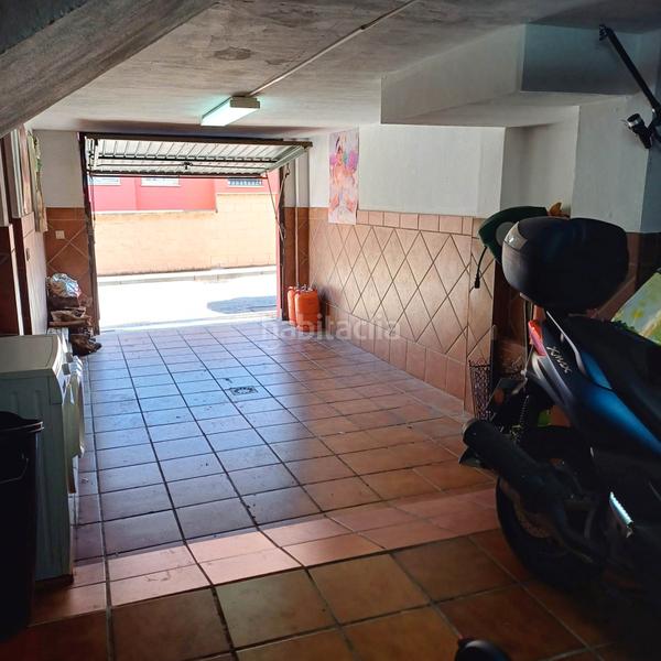 Foto eadb6200-314b-46a1-950b-4af597d3a0b9. Casa pareada pareado en venta en la zona de san bernabe () en Algeciras