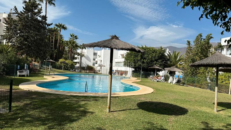 Foto 13066f9a-57a7-4f55-aa8d-2fdd3137e94c. Appartamento con camino riscaldamento piscina in Estepona golf Estepona