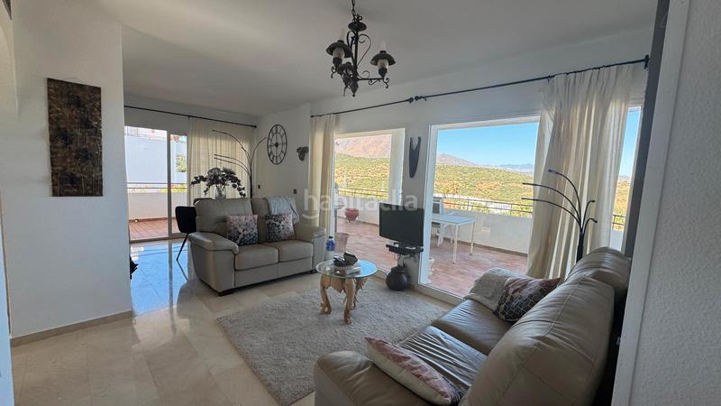 Foto 1e7aa57d-db74-438f-89dc-20cbe949ce90. Appartamento con camino riscaldamento piscina in Estepona golf Estepona