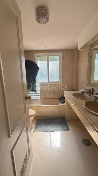 Foto c134577c-d1b2-446b-bc99-425e1c1fc98e. Appartamento con camino riscaldamento piscina in Estepona golf Estepona