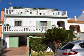 Maison jumelée à San Enrique-Guadiaro-Pueblo Nuevo. Oportunidad ¡¡  "amplio  chalet pareado."
dispone de  2   altur