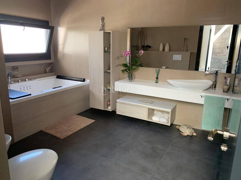 Foto 1ba57d6d-111b-4cf1-8a9e-9c90cf94880d. Casa adossada amb aparcament a San José-San Bernardo Línea de la Concepción (La)