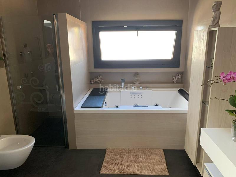 Foto 312ef126-bd4a-4cb8-90b0-f9abd456d617. Maison jumelée avec parking dans San José-San Bernardo Línea de la Concepción (La)