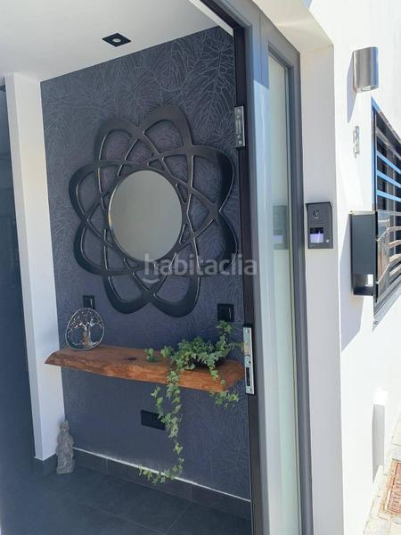 Foto 4e842a80-4a76-4b5f-a610-d994c9c70336. Maison jumelée avec parking dans San José-San Bernardo Línea de la Concepción (La)