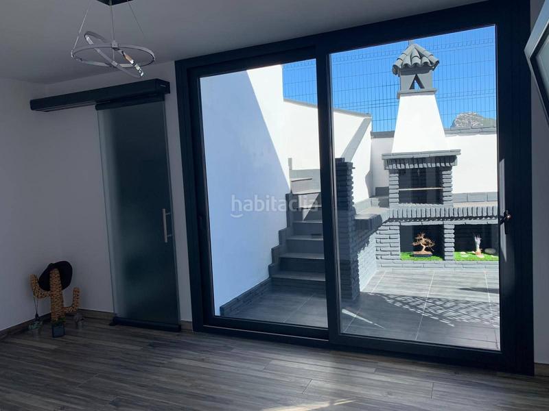Foto d2373f41-52a5-4e5d-8c1f-3a9f19104378. Maison jumelée avec parking dans San José-San Bernardo Línea de la Concepción (La)