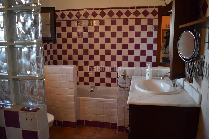 Foto a2b2eeba-2ece-4aea-981b-bf3465699e02. Xalet amb calefacció aparcament piscina a El Castillo Manilva