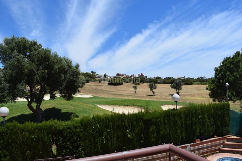 Foto c62627a8-1419-4a85-8b90-9a92a275f21c. Xalet amb calefacció aparcament piscina a El Castillo Manilva