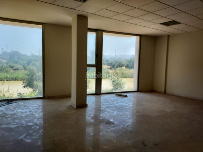 Foto 92cc01db-8ef8-4da3-a9e0-c0e3a7f70d34. Local comercial en Barrios (Los)