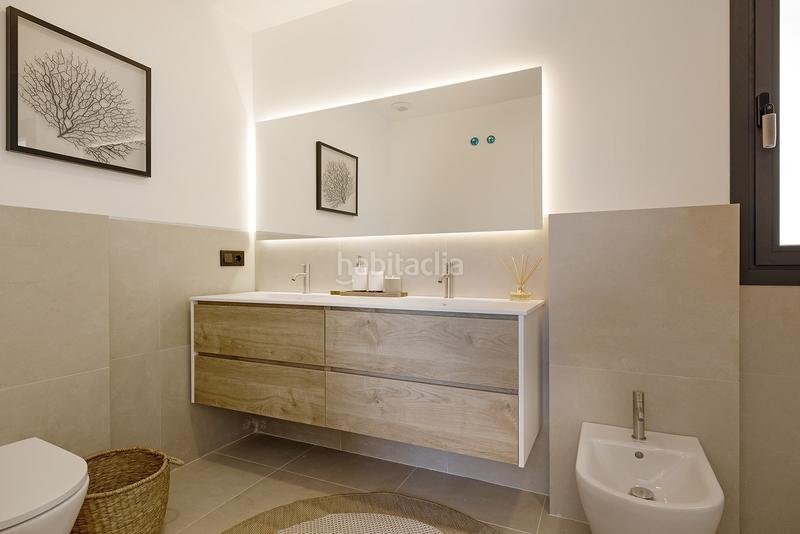 Foto 00f9329e-86a7-4bf7-b3b2-cee8358cc50e. Duplex avec parking piscine dans marina de Casares Casares