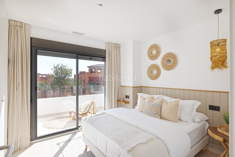 Foto 2c6de746-f7e7-4b5a-bb2d-2aa1947cca8d. Duplex avec parking piscine dans marina de Casares Casares