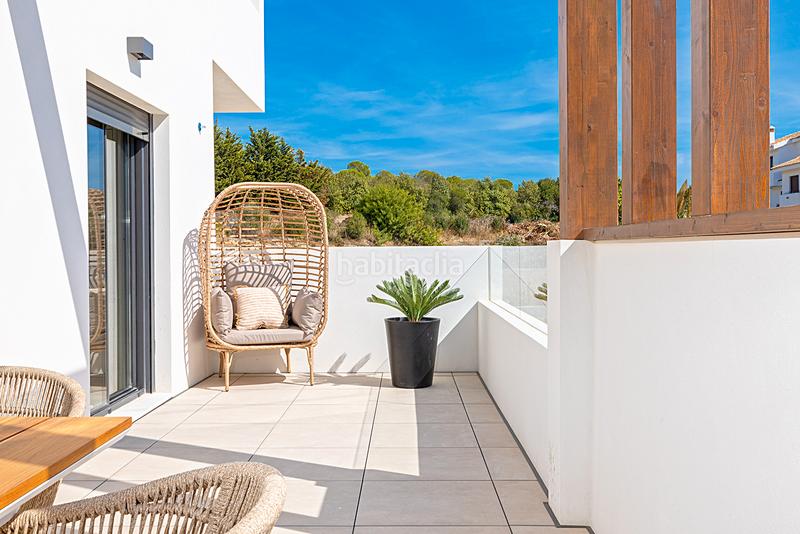 Foto 86db1250-c7e0-4753-8751-559db983e032. Duplex avec parking piscine dans marina de Casares Casares