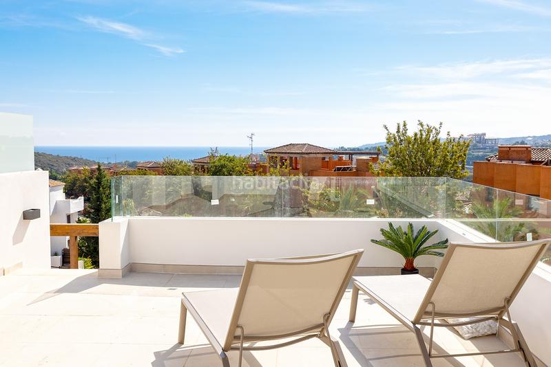 Foto c45664ca-0e26-419a-aba1-fbb44b65fc0b. Duplex avec parking piscine dans marina de Casares Casares