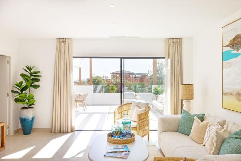 Foto fe13d156-91c9-4cc4-a321-abe7f38a64b1. Duplex avec parking piscine dans marina de Casares Casares