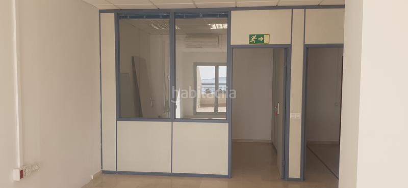 Foto d58153dd-379c-4693-b03b-133f2832e377. Location bureau dans El Rinconcillo Algeciras