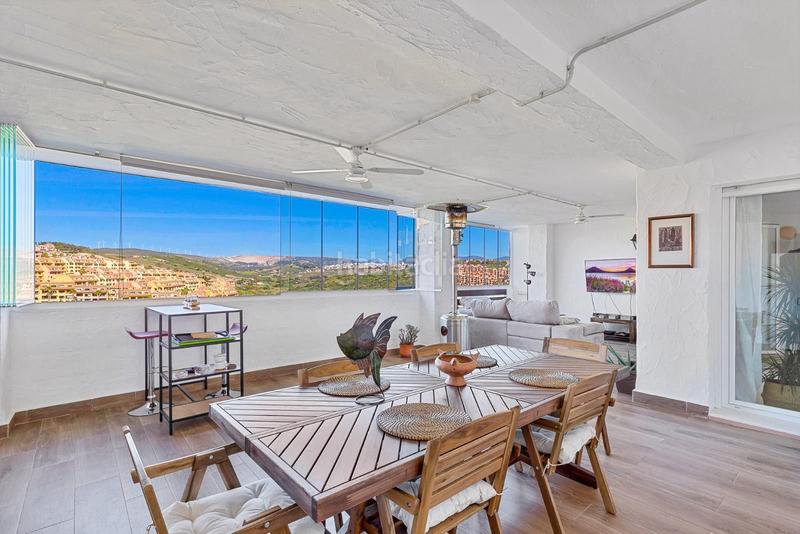 Foto a2b94f84-3ae8-44e6-b0e7-c067f93db2a8. Apartamento hermoso piso con gran terraza en Manilva pueblo Manilva