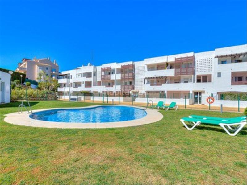 Foto d964f7ca-4841-4bc0-9771-84b6a2815c70. Apartamento hermoso piso con gran terraza en Manilva pueblo Manilva
