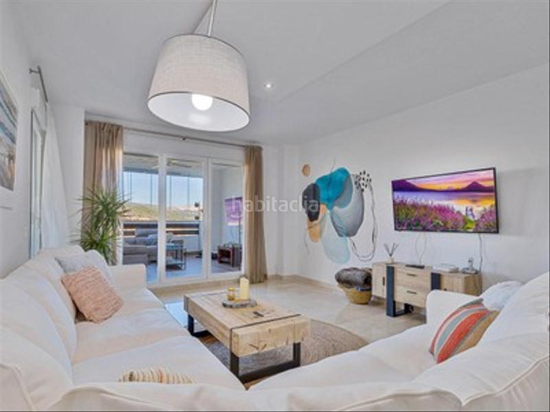 Foto ea972be2-c9b3-4f7c-b78d-1aa52f9f398f. Apartamento hermoso piso con gran terraza en Manilva pueblo Manilva