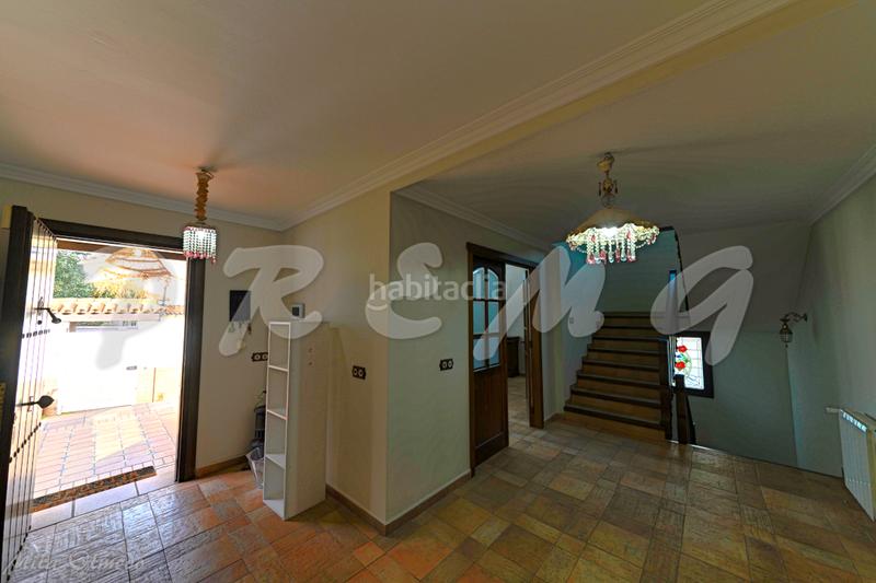 Foto 279044e0-7220-4559-91ec-637d00c36788. Chalet avec chauffage parking piscine dans Los Pinos Algeciras