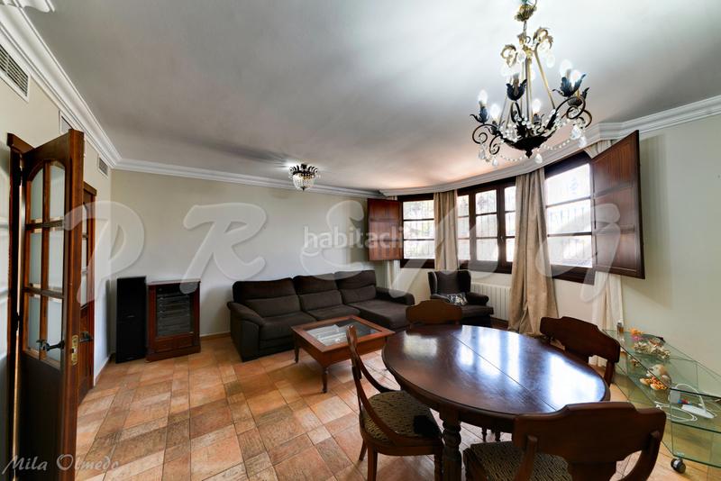 Foto b00e1e53-d3b4-4ac3-8d6c-0f7f5c823d27. Chalet con riscaldamento parcheggio piscina in Los Pinos Algeciras