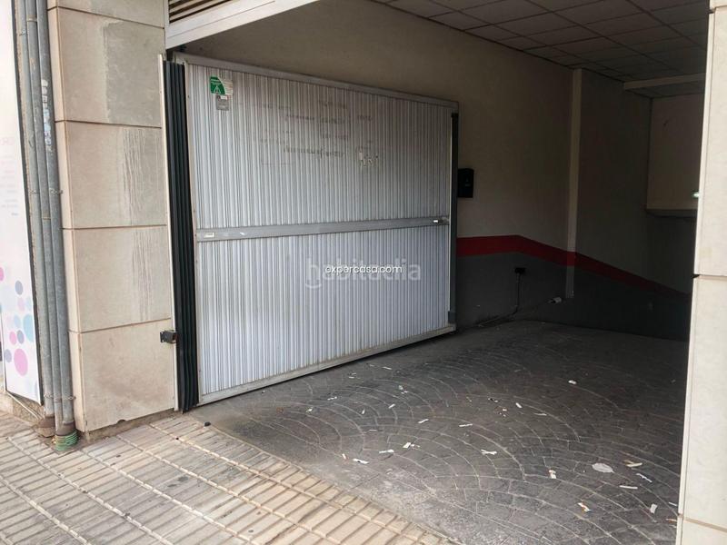 Foto 1c3568a9-b435-473c-8a98-7249c3cfa9a6. Parking voiture dans Alaquàs