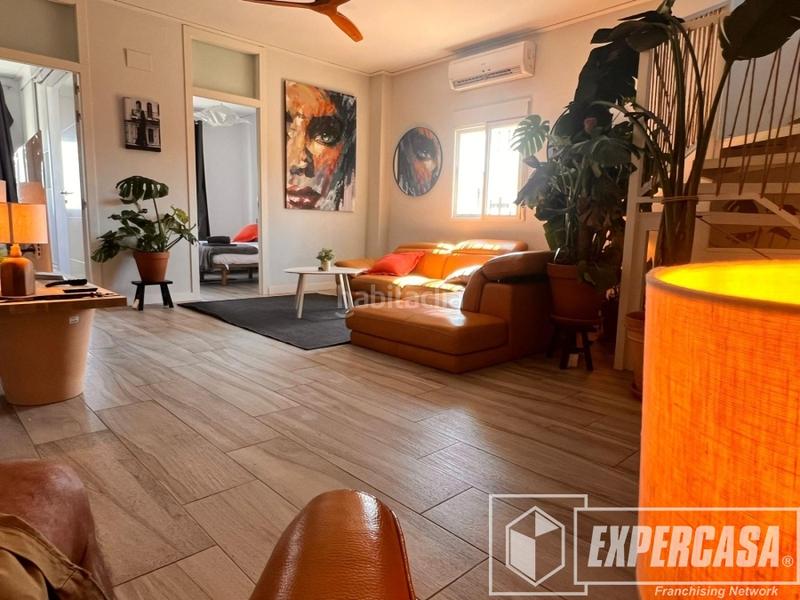 Foto a8bc22ac-1c35-492e-92a1-dc4b2438f239. House with parking in El Cabanyal-El Canyamelar Valencia