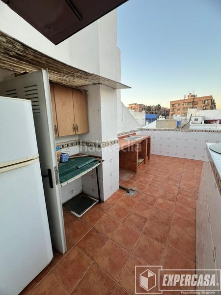 Foto 25de276a-7b1c-4be1-94d4-c06a1e56b9a3. Casa amb aparcament a Alaquàs