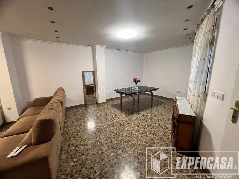 Foto 8e65b1d8-d2f1-48cb-b668-4137d660d670. Casa amb aparcament a Alaquàs