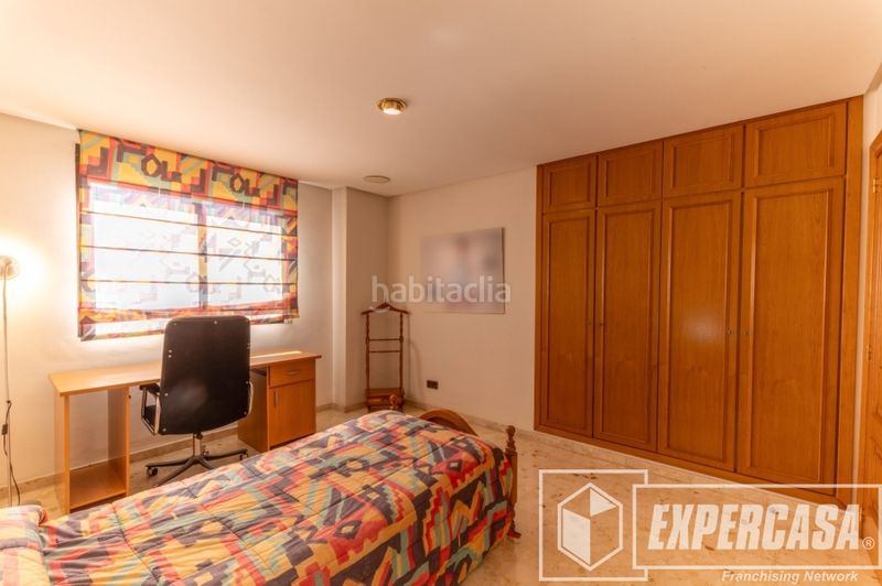 Foto 0b37b8b6-08e3-49ff-a1fd-810a7b04af38. House with parking pool in Alaquàs