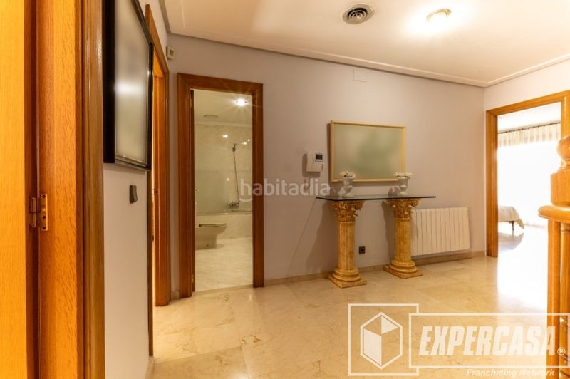 Foto 46e4ceb4-6560-4315-a3d9-9b6e1326e105. House with parking pool in Alaquàs
