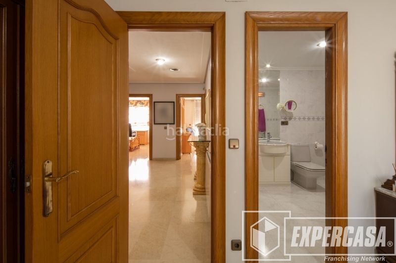 Foto 93b824c4-538b-4444-94a1-ce87b781825f. House with parking pool in Alaquàs