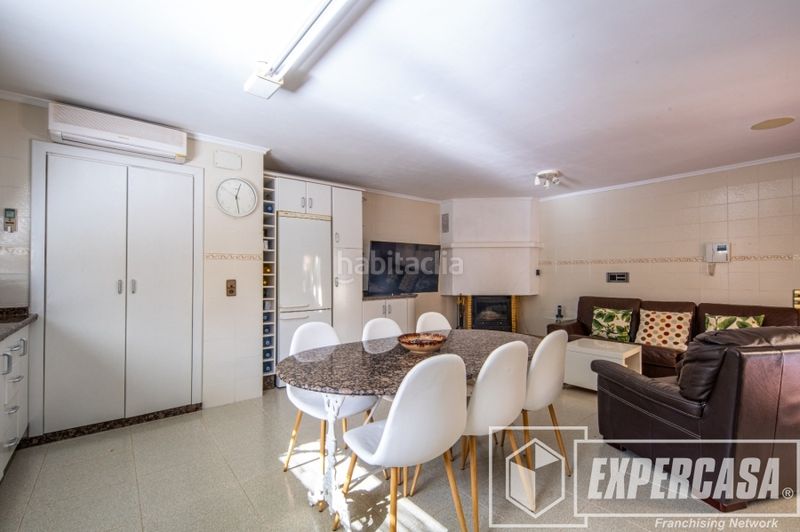 Foto a7f36d4b-60fe-4f5e-9a2d-e5ff296733ae. House with parking pool in Alaquàs
