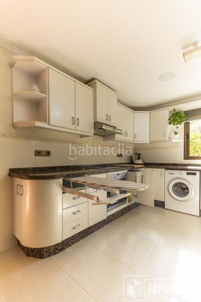 Foto c2b665b7-edfc-4a98-b439-aa937f538e11. House with parking pool in Alaquàs