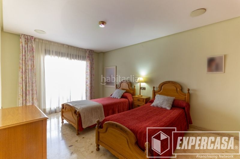 Foto fa96da47-d1d7-4f35-b032-f710c3ba51bc. House with parking pool in Alaquàs