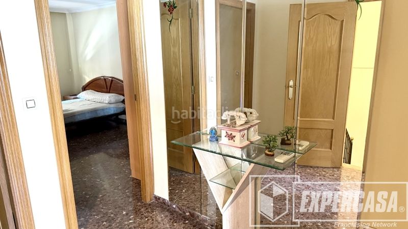 Foto 2cbc10ee-d8b9-4aee-8747-12d7e5d93184. Casa en Alaquàs