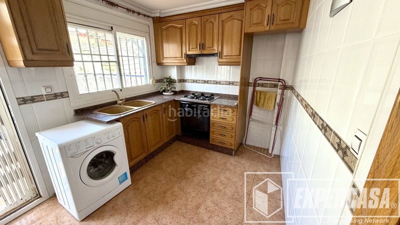 Foto d71b3fcb-11da-42a3-8a7c-a3e87ee6f6a0. Casa en Alaquàs