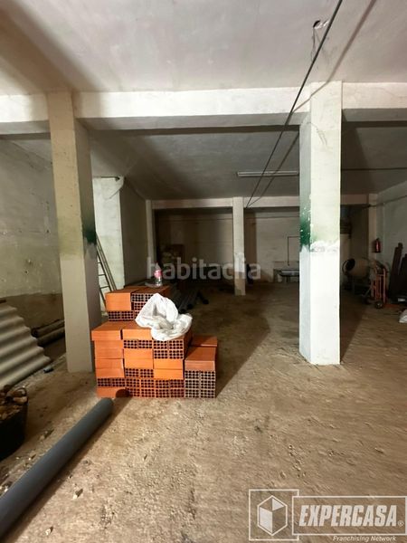 Foto 980152f9-4d8b-42c3-b74d-ebb1cf688020. Local comercial a Alaquàs