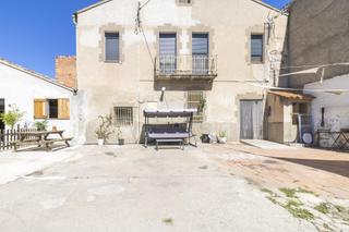 Haus  Sant isidre. Masa en el centro de palau