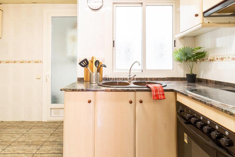 Foto 5b7ffc12-8947-417d-b95d-139c41dc202a. Piso  en santa perpetua cerca de supeco en Santa Perpètua de Mogoda