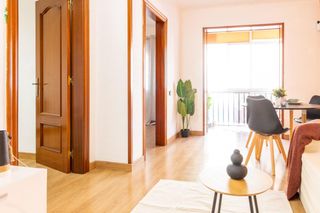 Piso en Carrer jaume balmes 6. Piso en pleno centro de la llagosta  listo para entrar a vivir