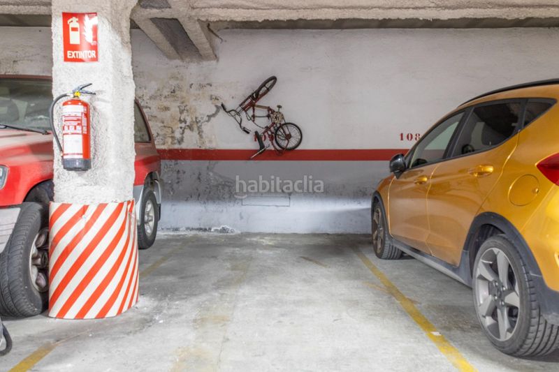 Foto 005c18b8-7922-4de9-9fa0-9bc658f3359f. Autoparkplatz in Llagosta (La)