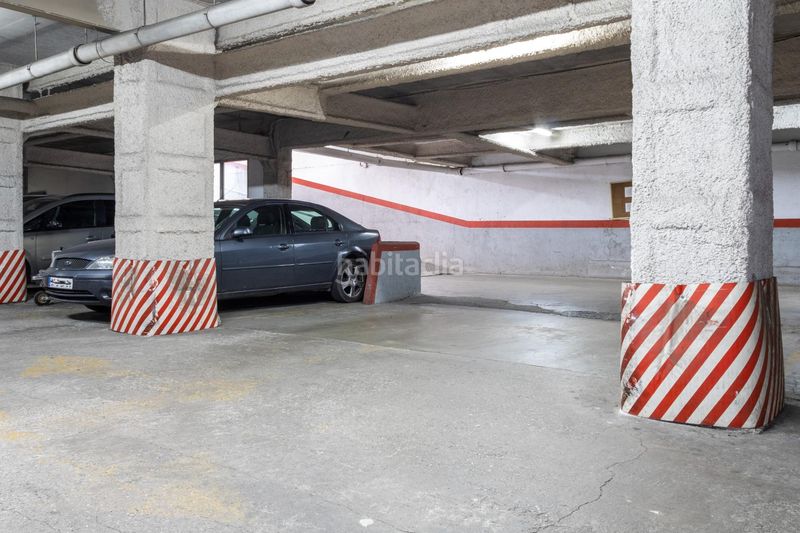Foto b88b60fa-e520-440f-961f-1a2ebf9bb2a3. Autoparkplatz in Llagosta (La)