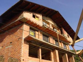 Casa  Unica-calbinya. Edifici a calvinyà