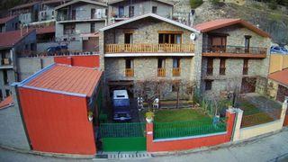 Chalet  Mig-pont de bar. Chalet con 4 habitaciones con parking y calefacción