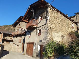 Casa in Valls de Valira (Les). Casa con 4 habitaciones con parking